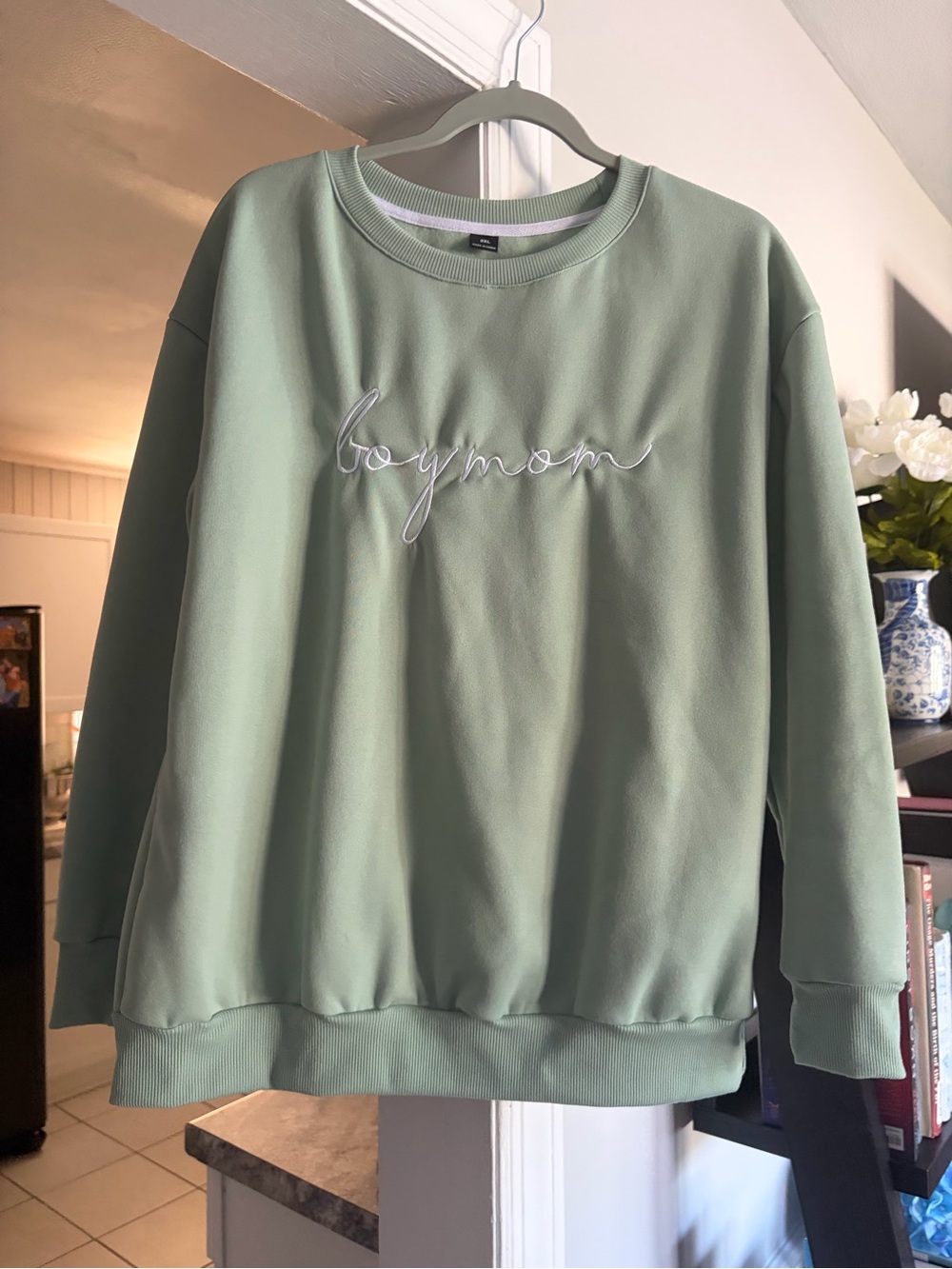“Boy Mom” Sage Green Oversized Crewneck Sweatshirt OXL